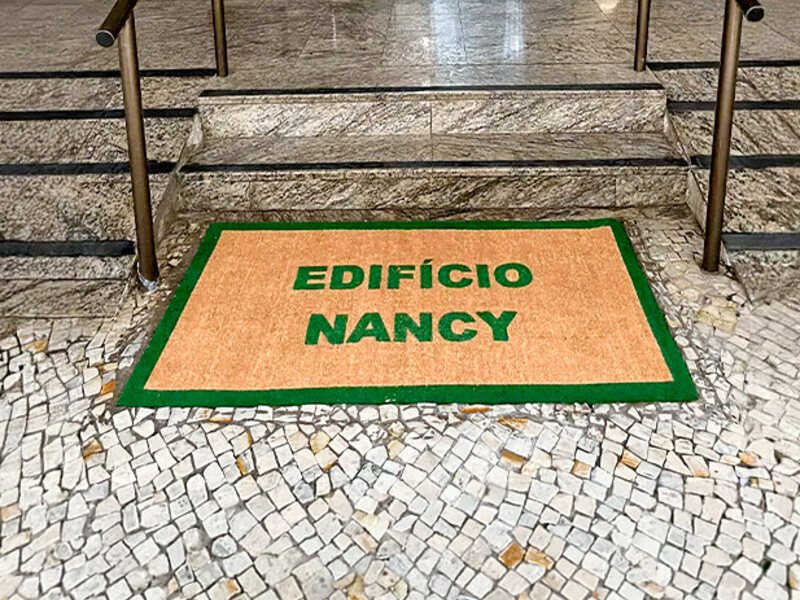 Capa do guia "Piso emborrachado para academia: o que considerar" sobre Materiais Capa do guia "Piso emborrachado para academia: o que considerar" sobre Materiais