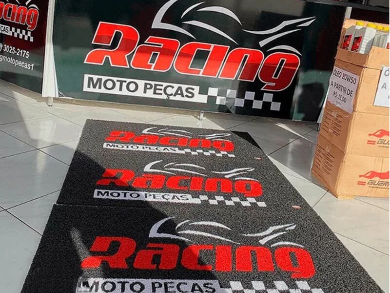 Capa do guia "Tapetes personalizados para as empresas" sobre Empresas e segmentos Capa do guia "Tapetes personalizados para as empresas" sobre Empresas e segmentos