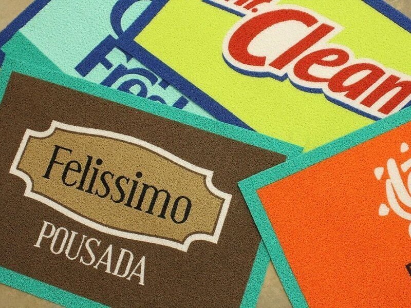 Capa do guia "Tapetes Personalizados para Loja de Calçados" sobre Empresas e segmentos Capa do guia "Tapetes Personalizados para Loja de Calçados" sobre Empresas e segmentos
