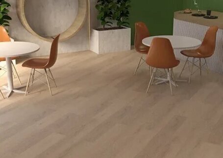 Piso Vinílico em ambiente de alto fluxo em imagem de referência da Real Tapetes Piso Vinílico em ambiente de alto fluxo em imagem de referência da Real Tapetes