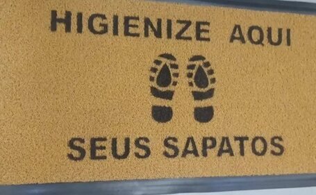 Capa de Tapetes Sanitizantes para Entradas com protocolo de higienização Capa de Tapetes Sanitizantes para Entradas com protocolo de higienização