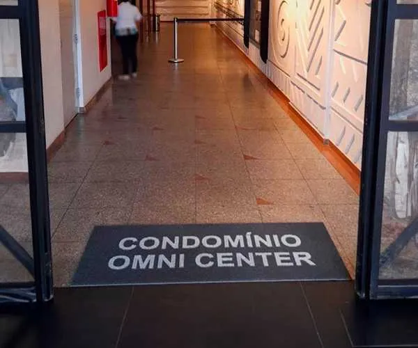 5 Vantagens de tapetes para seu condomínio