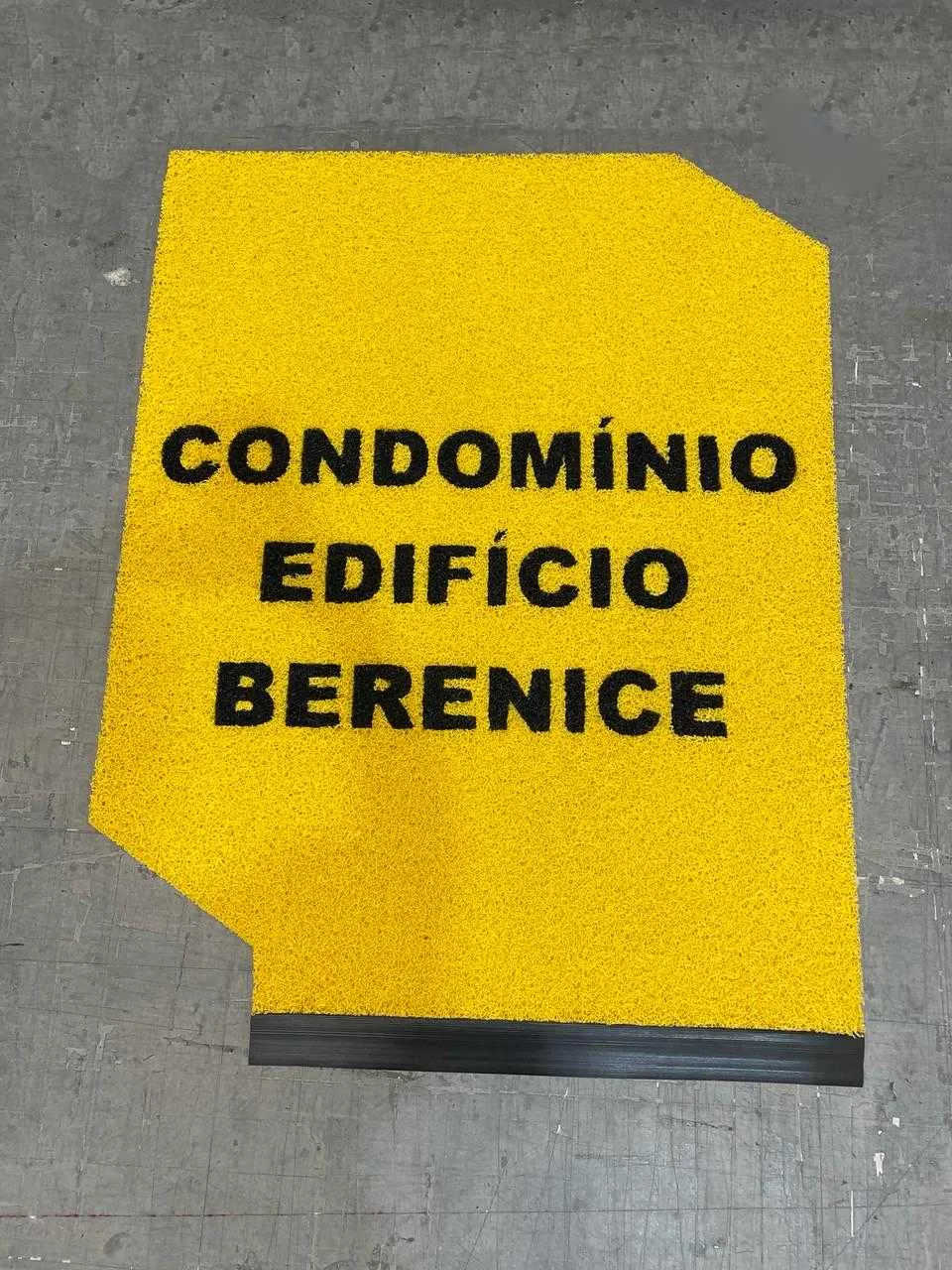 Confecção de tapetes personalizados
