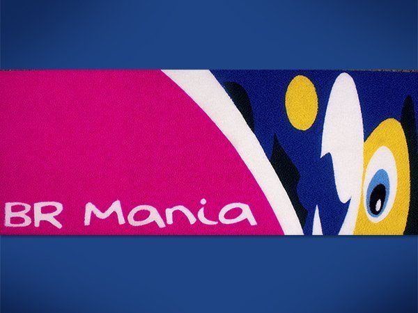 Motivos para comprar tapetes personalizados para sua empresa